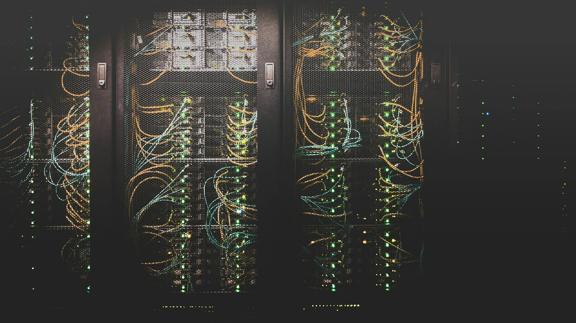 A szingap&uacute;ri sz&eacute;khelyű Digital Edge 1,6 milli&aacute;rd doll&aacute;rt gyűjt&ouml;tt adatk&ouml;zpontj&aacute;nak bőv&iacute;t&eacute;s&eacute;re