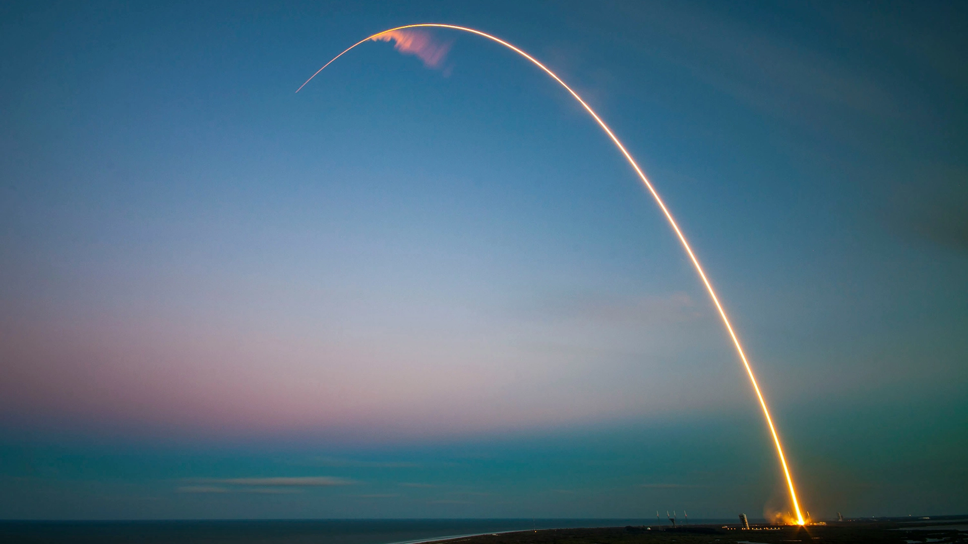 A SpaceX űrhaj&oacute;ja felrobban, harmadszor is meghi&uacute;sul a tesztrep&uuml;l&eacute;s sorozatban