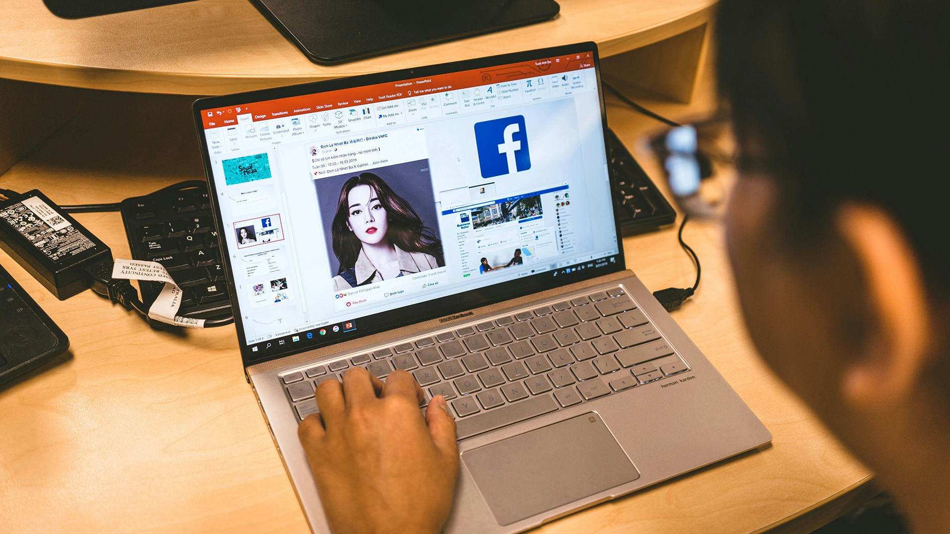 A Meta Elt&aacute;vol&iacute;tja a &bdquo;Nem Eredeti&rdquo; Tartalmakat, K&ouml;vetve a YouTube P&eacute;ld&aacute;j&aacute;t